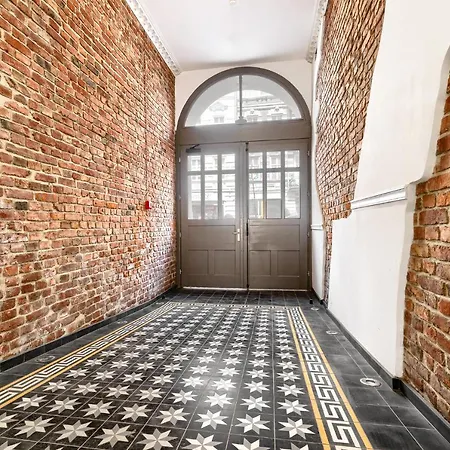 Margi Daphne Lux Beauti